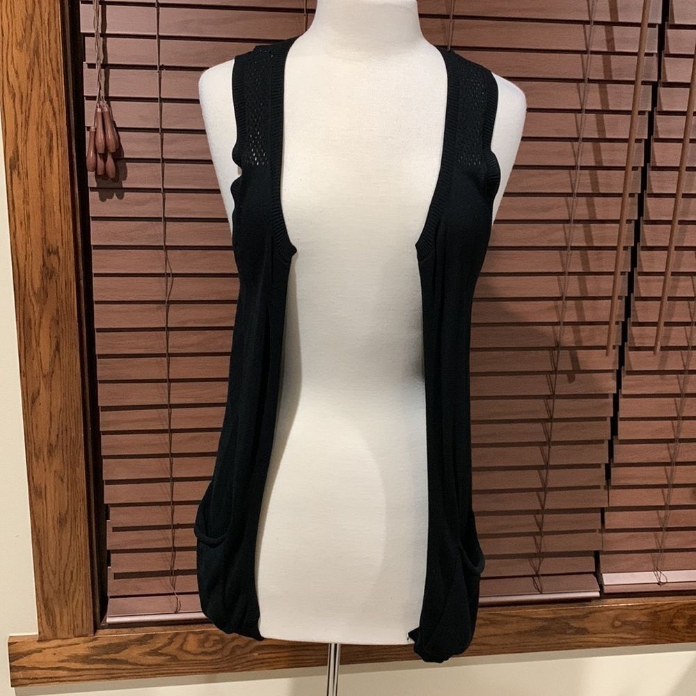 Gap long black vest, XS
